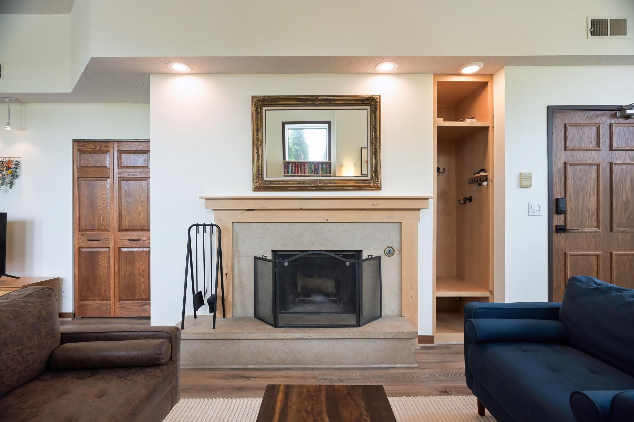 162 College Avenue W 3