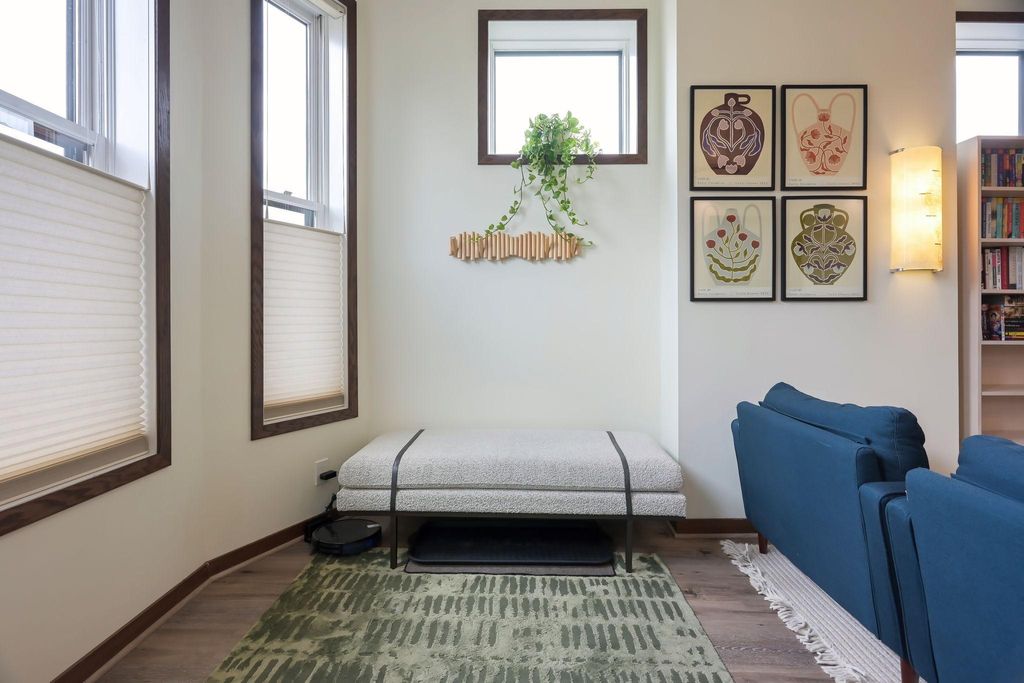 Photo of 162 College Avenue W #3, Saint Paul, MN 55102 (MLS # 7019216)