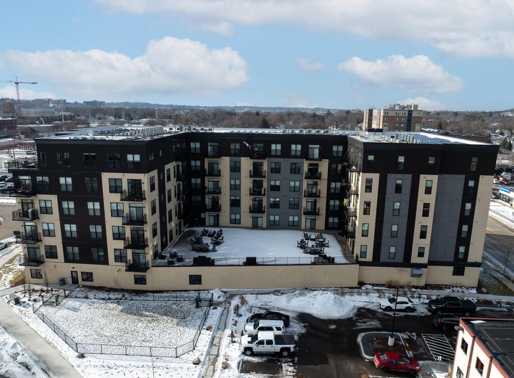 Photo of 28 7th Street NE #Vertex, Rochester, MN 55906 (MLS # 7006735)