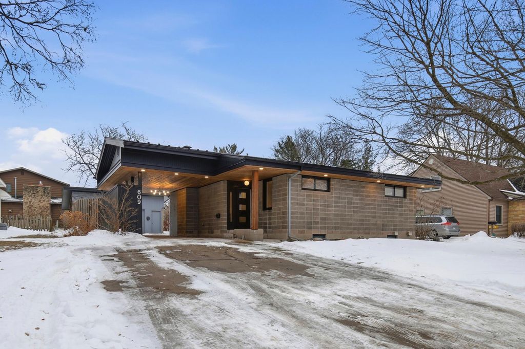Photo of 609 Harriet Avenue, Owatonna, MN 55060 (MLS # 7005277)