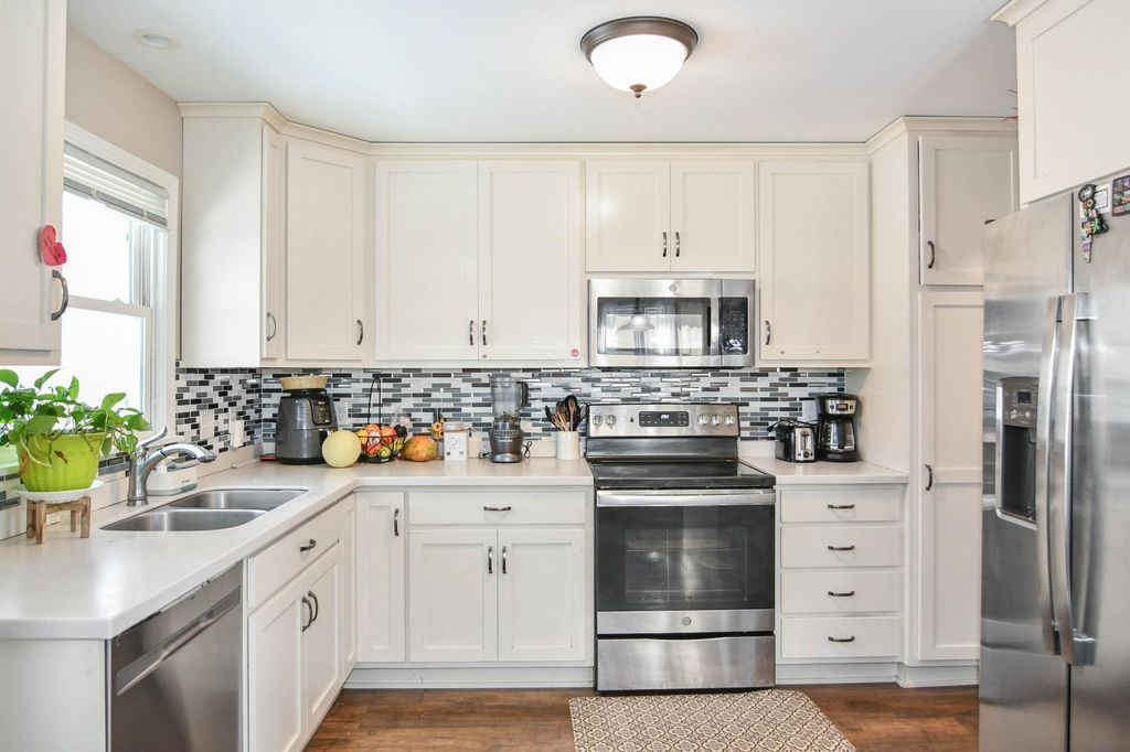 Photo of 1207 19th Street S, Moorhead, MN 56560 (MLS # 7035600)