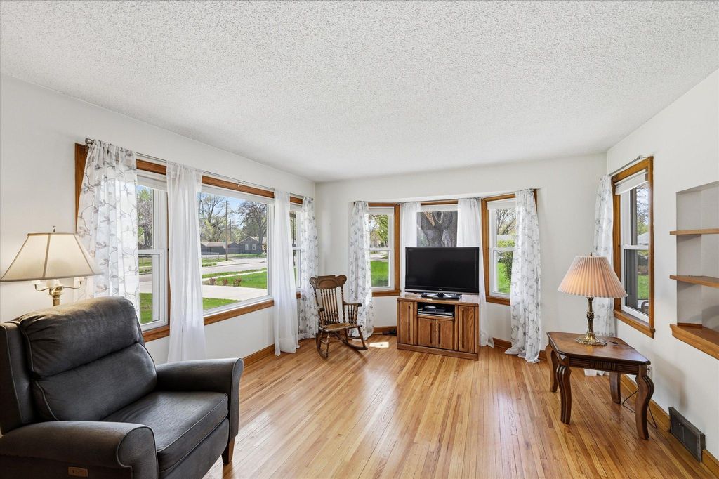 Photo of 6838 Portland Avenue S, Richfield, MN 55423 (MLS # 7071772)