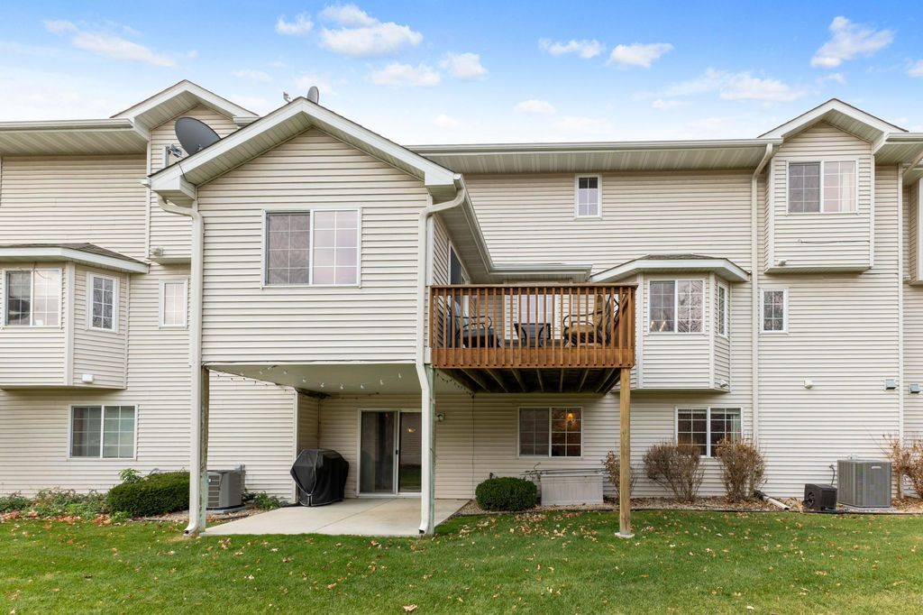 Photo of 13233 Williamsberg Drive, Savage, MN 55378 (MLS # 6822910)