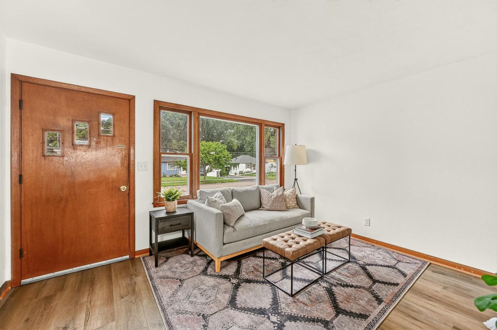 Photo of 1520 5th Street NE, Rochester, MN 55906 (MLS # 7155045)