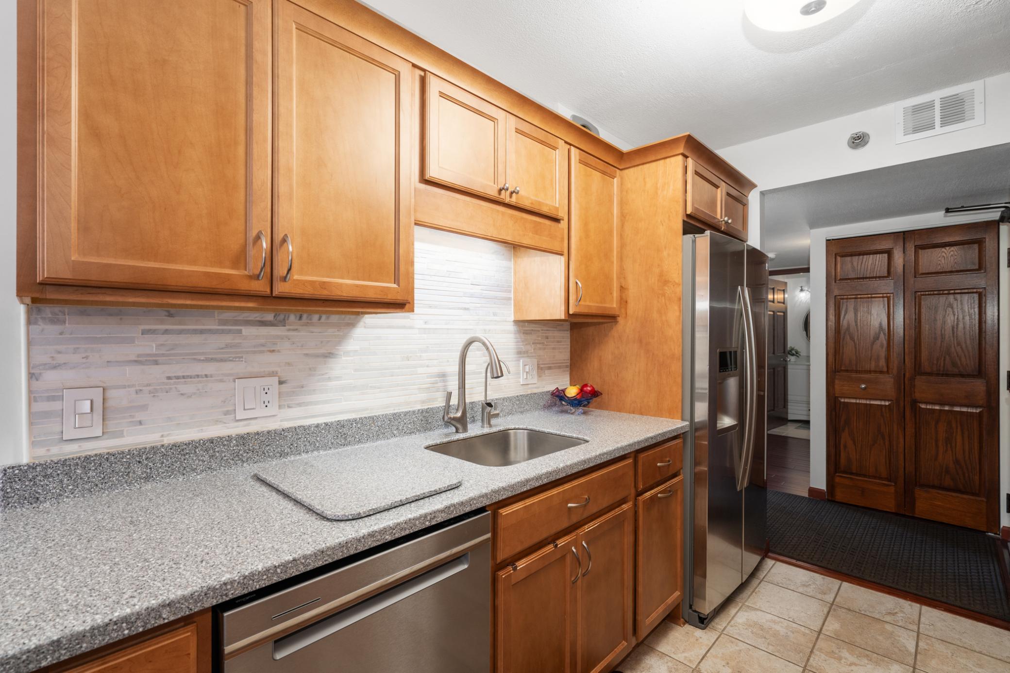 6615 Lake Shore Drive S 803