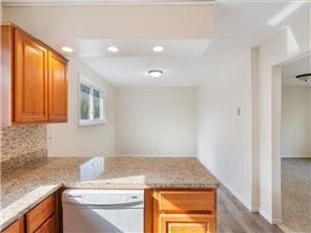 Photo of 4819 Grenwich Way N, Oakdale, MN 55128 (MLS # 7070573)