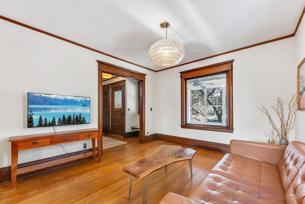 Photo of 1808 Dayton Avenue, Saint Paul, MN 55104 (MLS # 6817566)