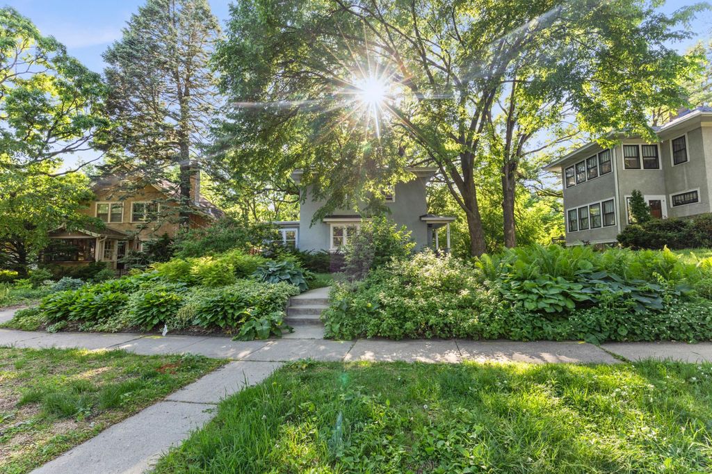 Photo of 1411 Chelmsford Street, Saint Paul, MN 55108 (MLS # 7064775)