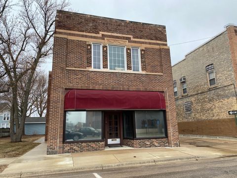 Photo of 226 W Clark Street, Albert Lea, MN 56007 (MLS # 6350410)