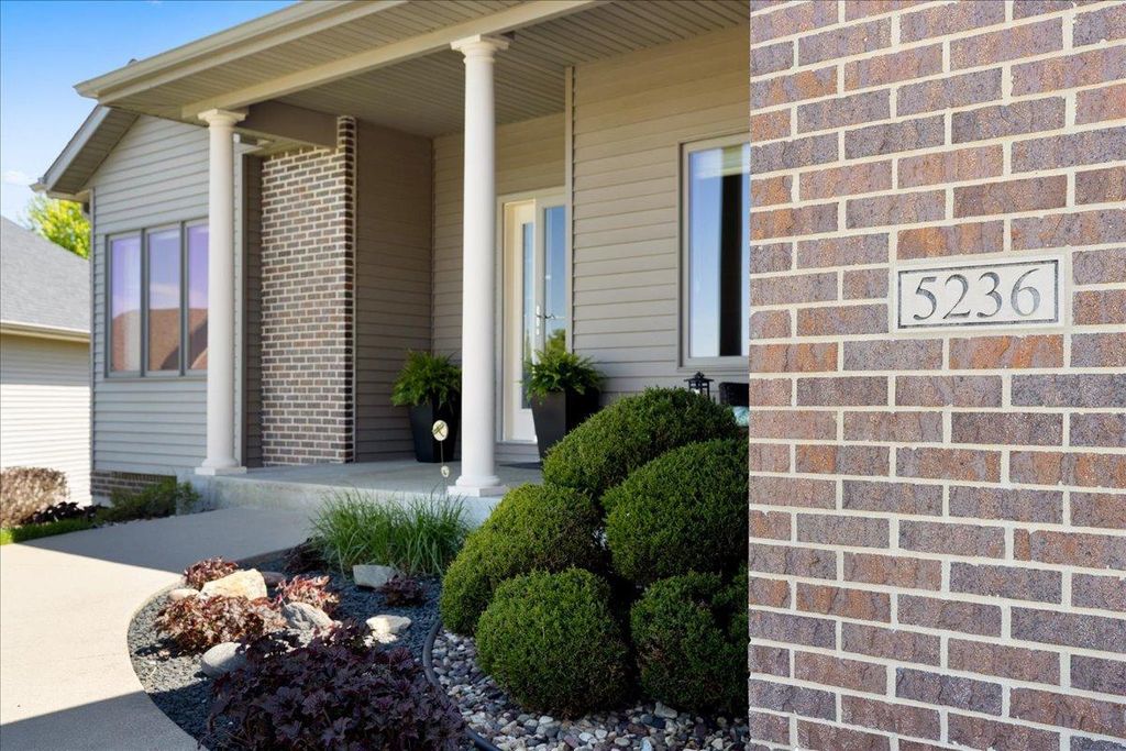 Photo of 5236 Southern Ridge Lane SW, Rochester, MN 55902 (MLS # 7076211)