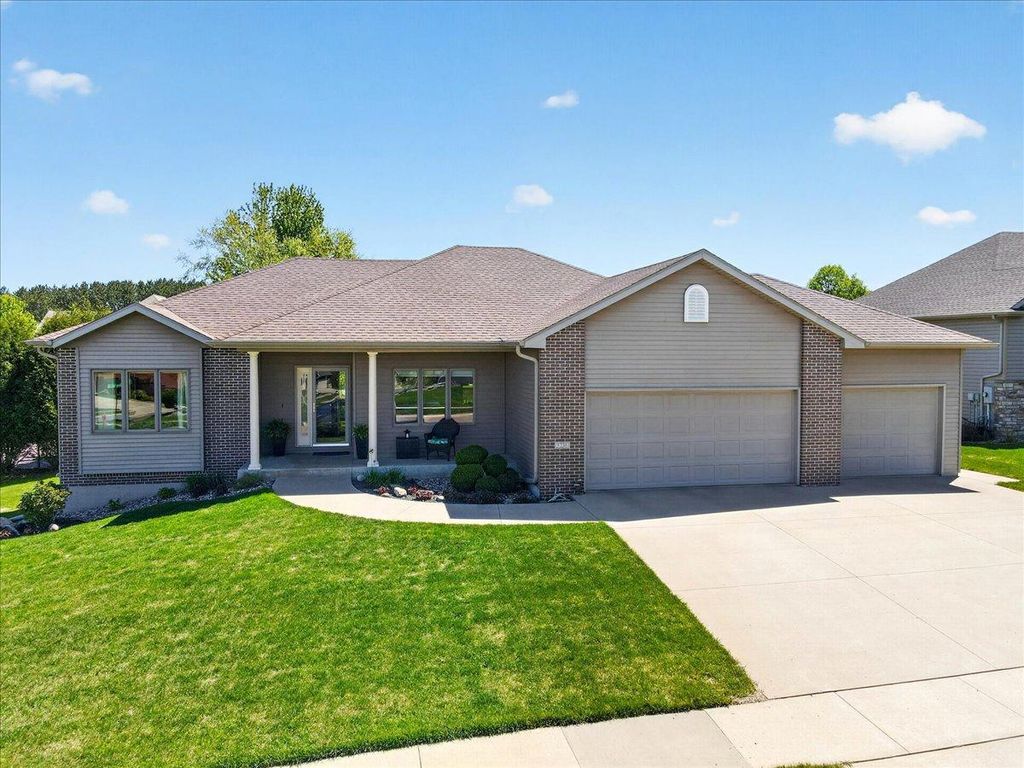 Photo of 5236 Southern Ridge Lane SW, Rochester, MN 55902 (MLS # 7076211)