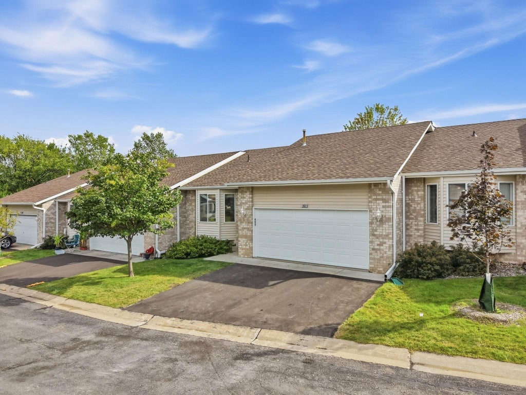 Photo of 12822 Glen Court, Apple Valley, MN 55124 (MLS # 7124594)