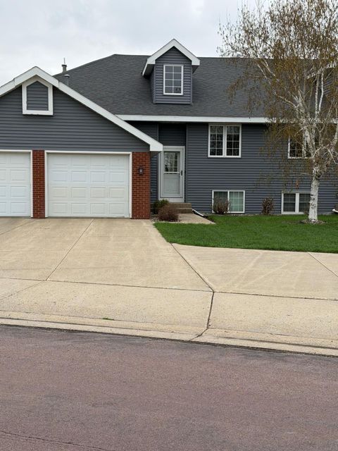 Photo of 924 S Gould Street, Redwood Falls, MN 56283 (MLS # 7062143)