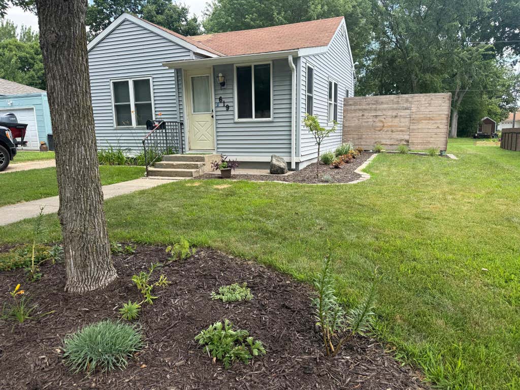 Photo of 619 Washburne Avenue, Paynesville, MN 56362 (MLS # 7115082)