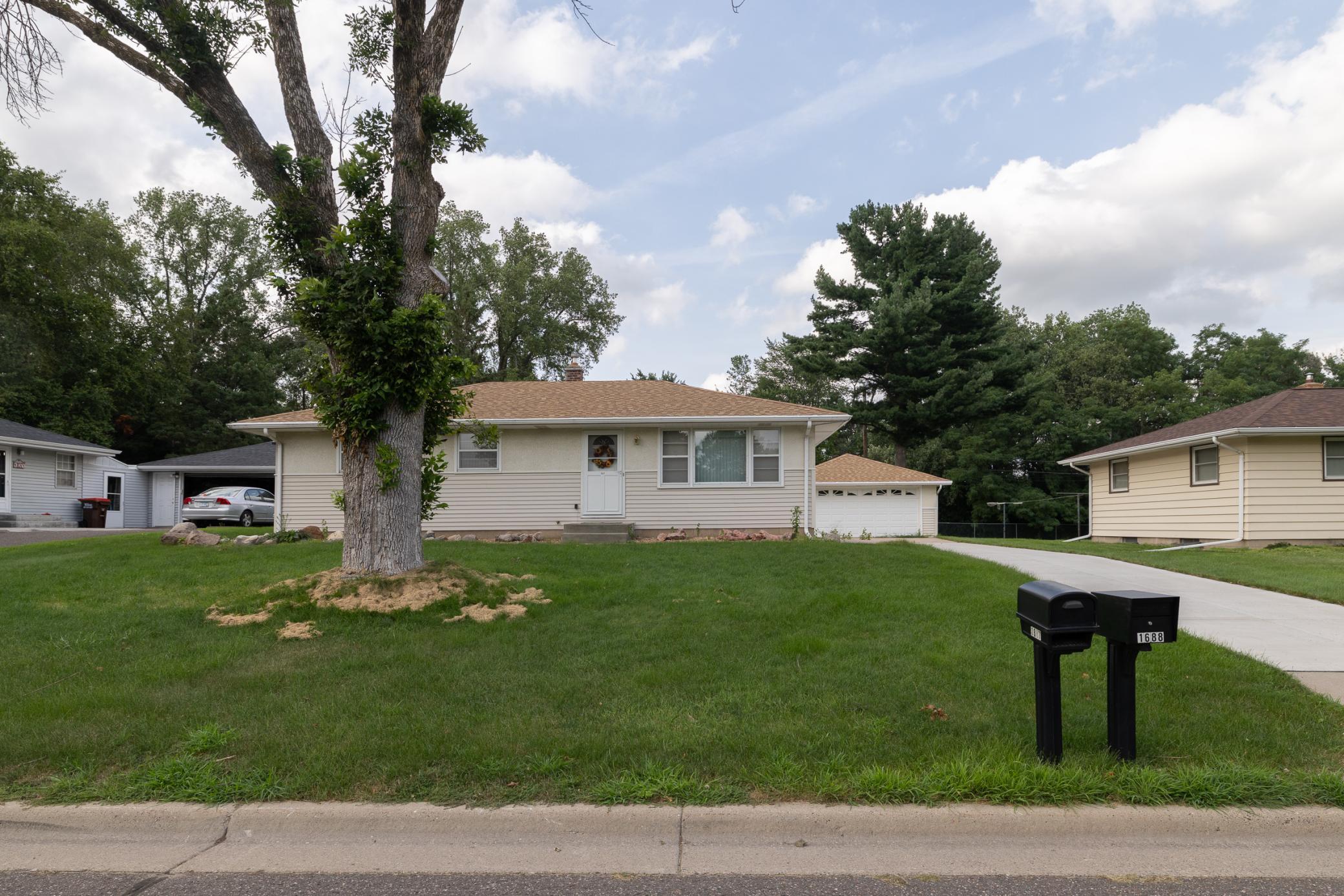 1687 Rosewood Avenue N