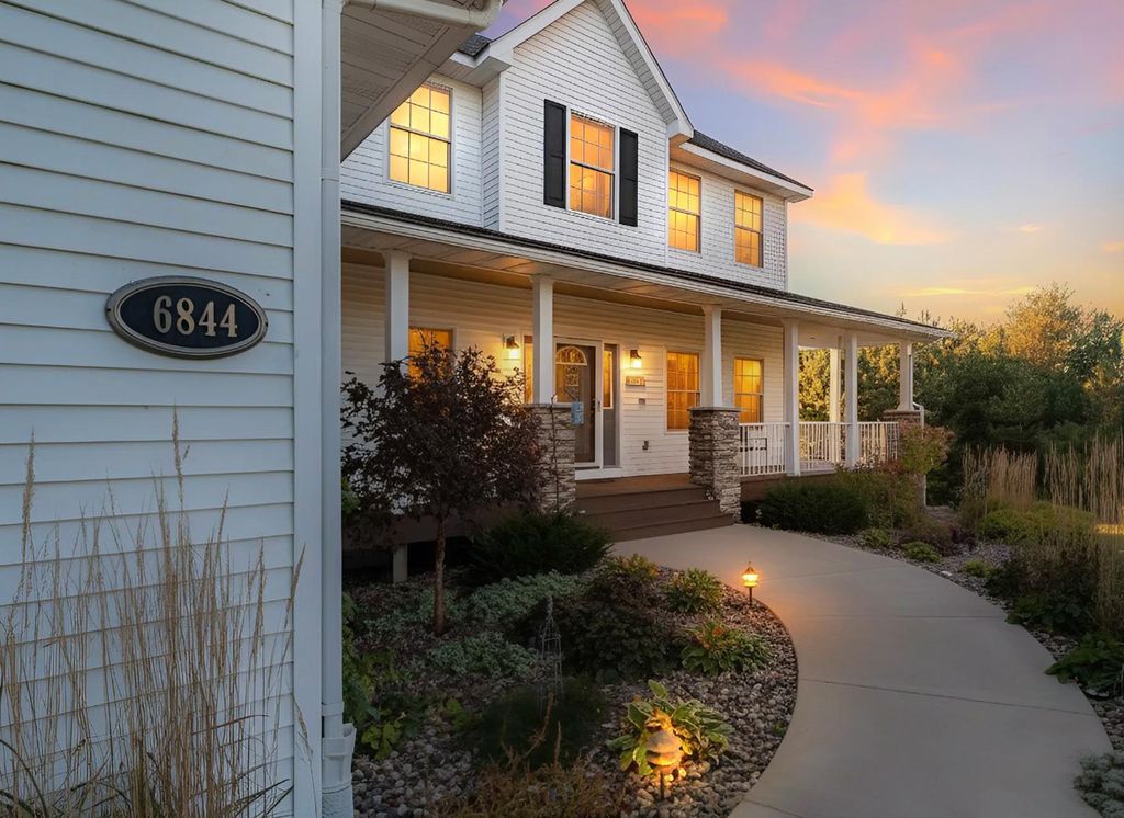 Photo of 6844 Odell Avenue S, Denmark Twp, MN 55033 (MLS # 7022668)