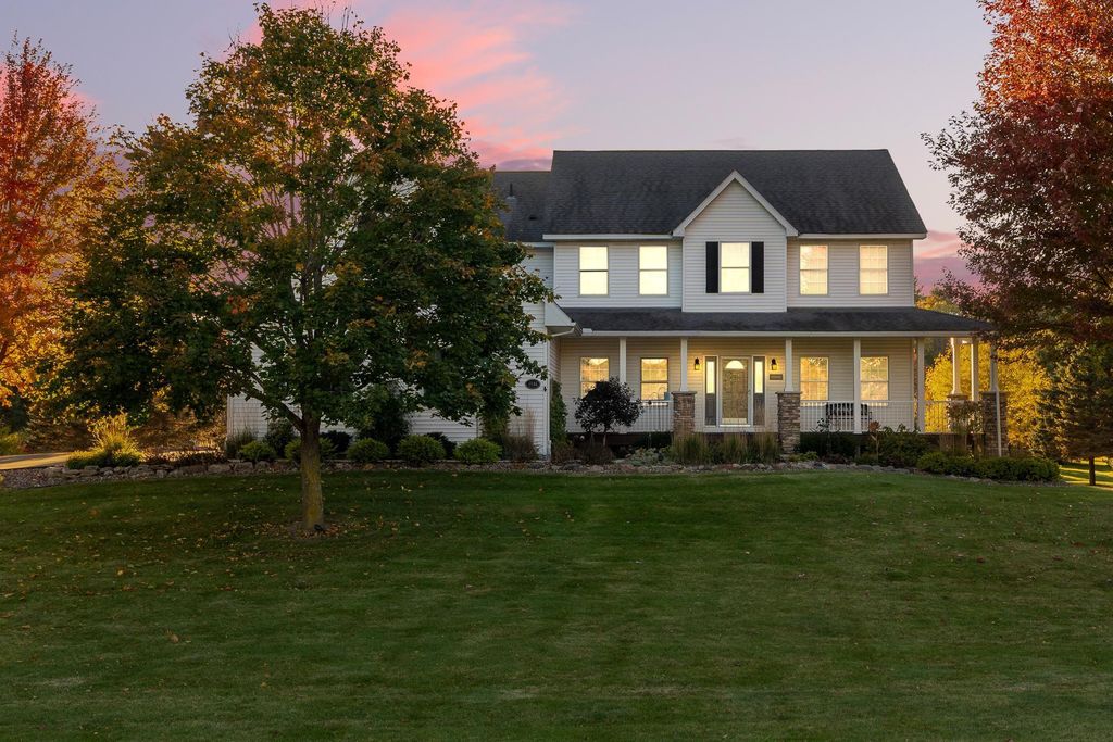 Photo of 6844 Odell Avenue S, Denmark Twp, MN 55033 (MLS # 7022668)