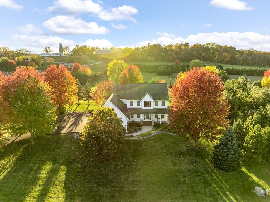 Photo of 6844 Odell Avenue S, Denmark Twp, MN 55033 (MLS # 7022668)