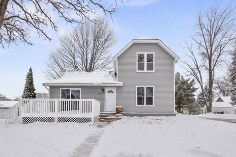 Photo of 540 Brown Street SW, Hutchinson, MN 55350 (MLS # 6826106)