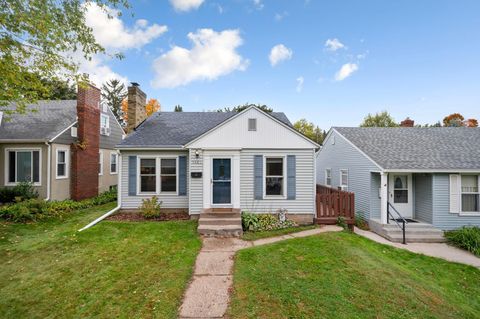 1463 Saint Albans Street N Saint Paul MN 55117