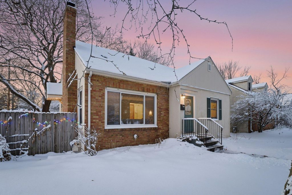 Photo of 1171 Cherokee Avenue, West Saint Paul, MN 55118 (MLS # 6819126)