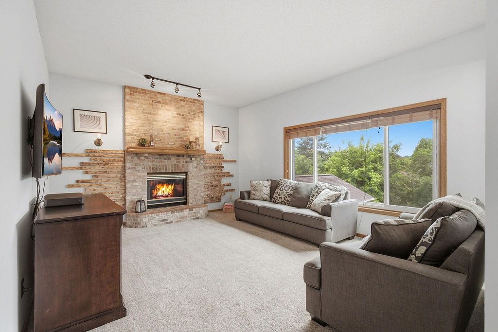 Photo of 20933 Jamestown Avenue, Lakeville, MN 55044 (MLS # 7052925)