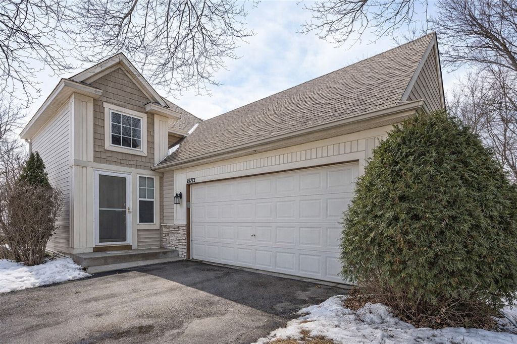 Photo of 10272 Country Club Curve, Woodbury, MN 55129 (MLS # 7048124)