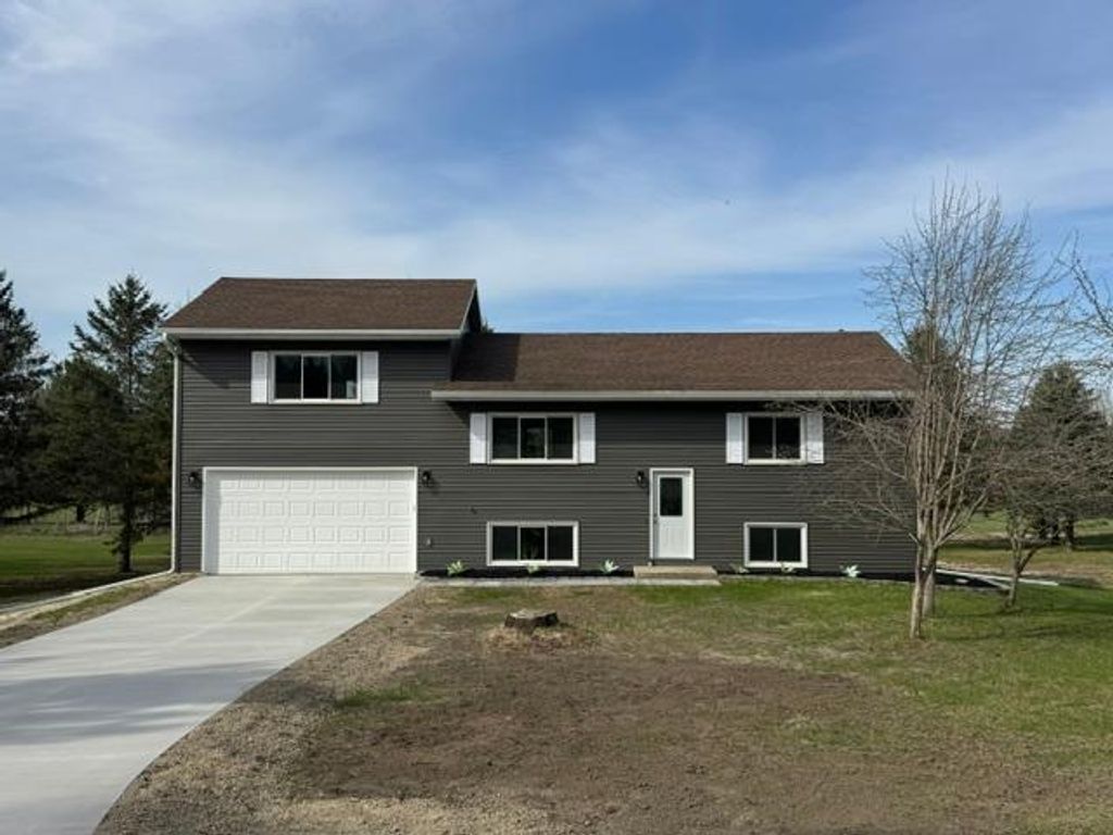 Photo of 4641 Sandywood Court SE, Rochester, MN 55904 (MLS # 7058807)