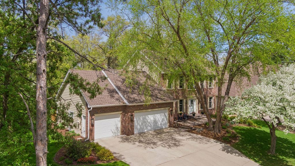 Photo of 75 Wildridge Road, Mahtomedi, MN 55115 (MLS # 7034053)
