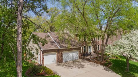 75 Wildridge Road Mahtomedi MN 55115