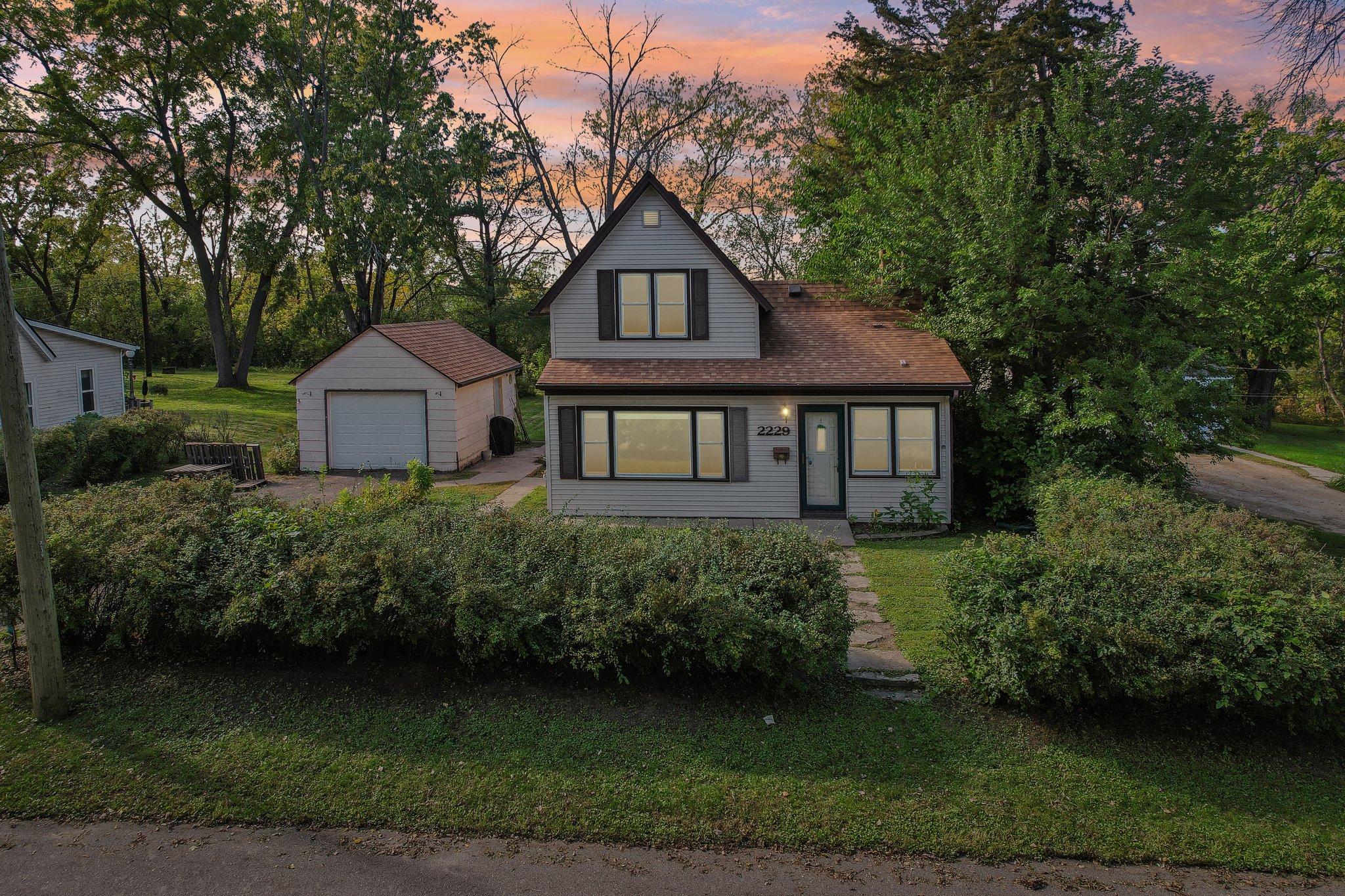 2229 Oak Hill Place