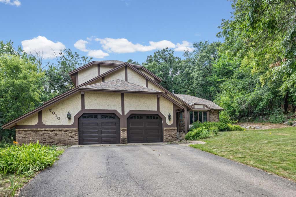 Photo of 7910 Lower 139th Court, Apple Valley, MN 55124 (MLS # 7055609)