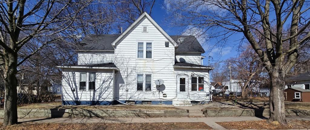 Photo of 922 N Woodbridge Street, Saint Paul, MN 55117 (MLS # 7039174)