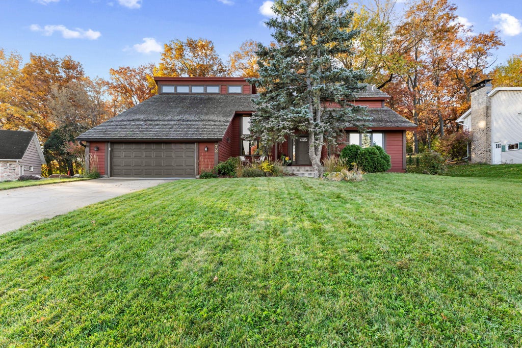 Photo of 73 Deer Hills Court, North Oaks, MN 55127 (MLS # 7153154)