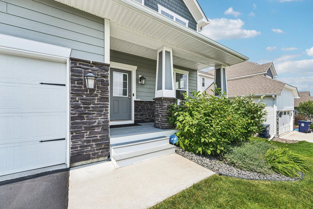 Photo of 15244 Edgewood Avenue, Savage, MN 55378 (MLS # 6763087)