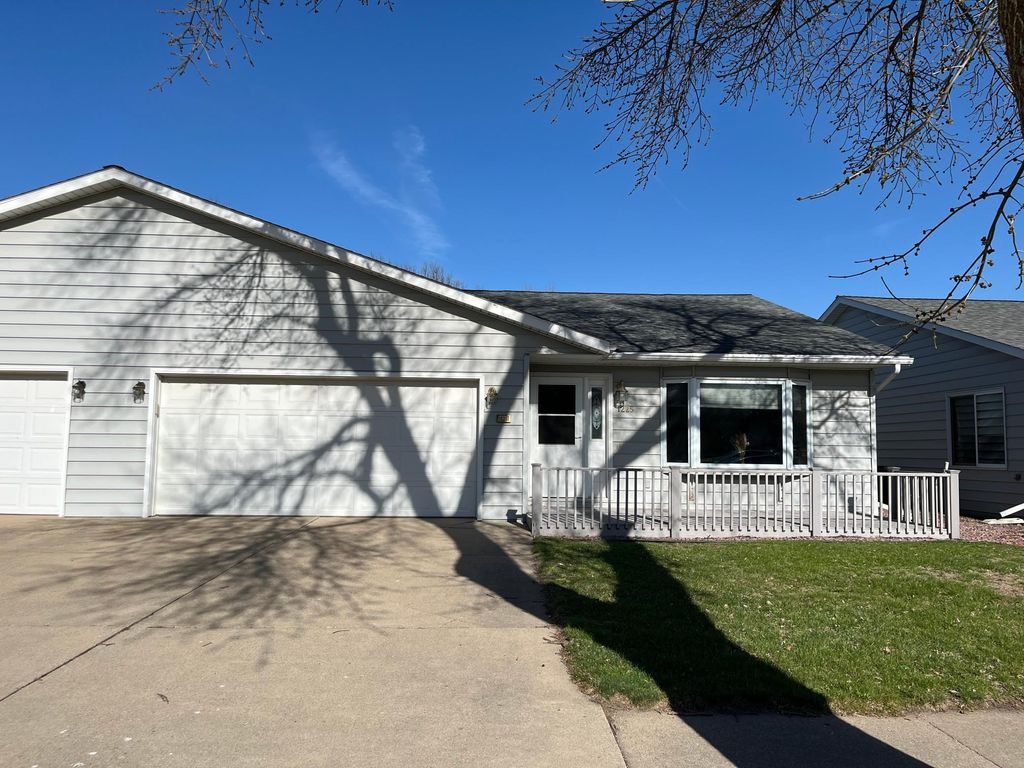 Photo of 1225 6th Avenue N, Windom, MN 56101 (MLS # 7059727)