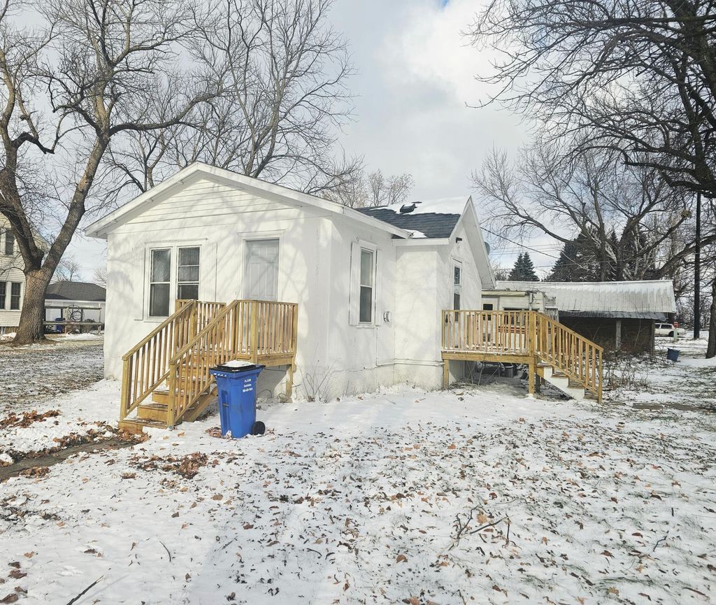 Photo of 600 12th Ave. Ave, Clarkfield, MN 56223 (MLS # 6822054)