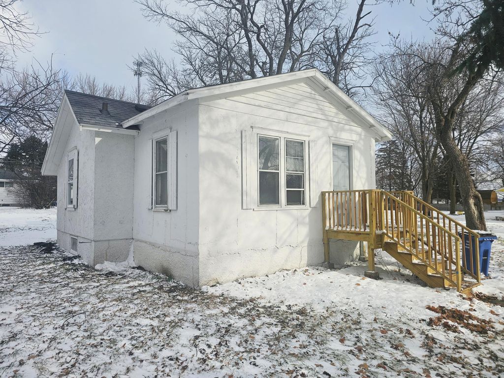 Photo of 600 12th Ave. Ave, Clarkfield, MN 56223 (MLS # 6822054)