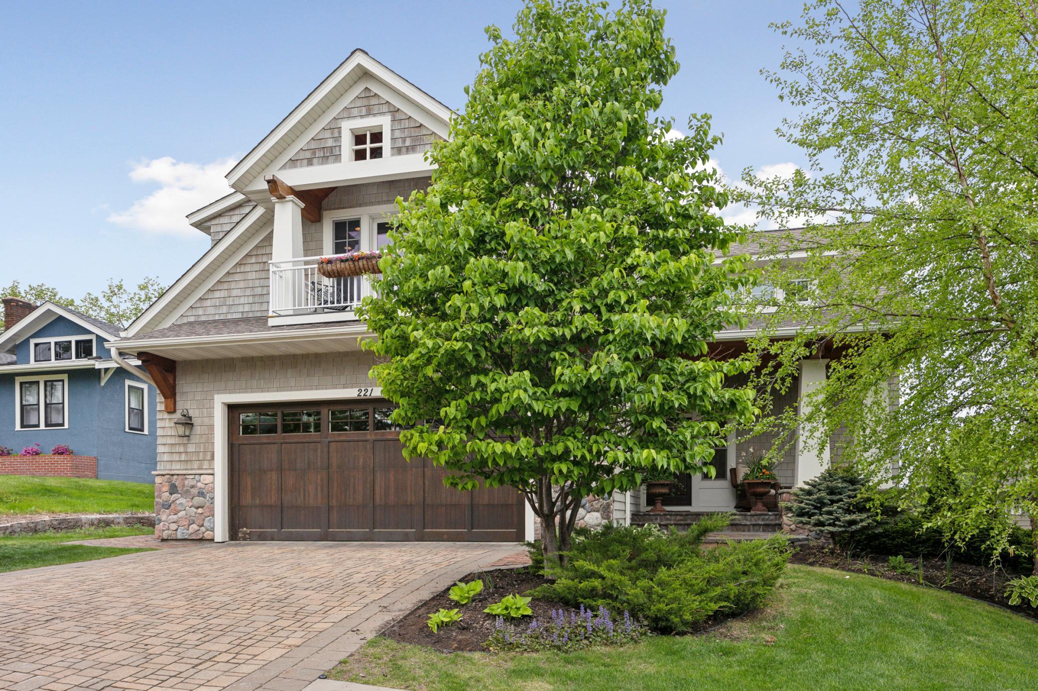 221 Manitoba Avenue
