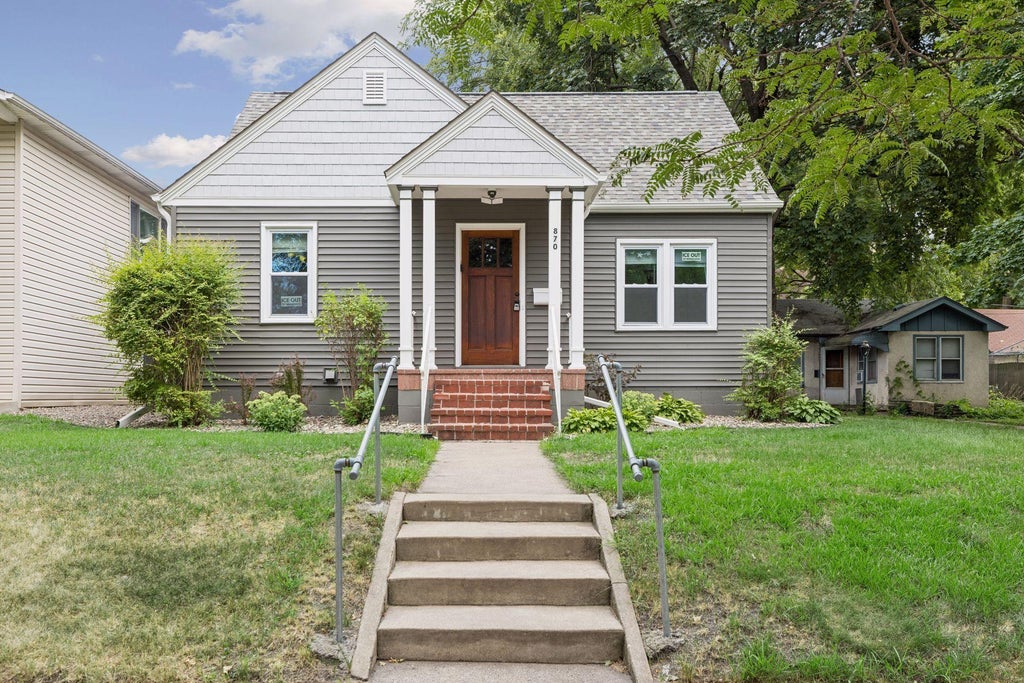 Photo of 870 22nd Avenue SE, Minneapolis, MN 55414 (MLS # 7116049)