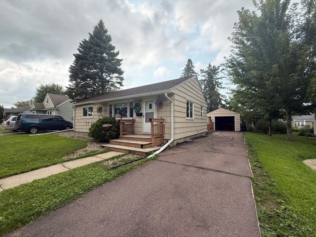 Photo of 1704 3rd Avenue NW, Austin, MN 55912 (MLS # 7132444)