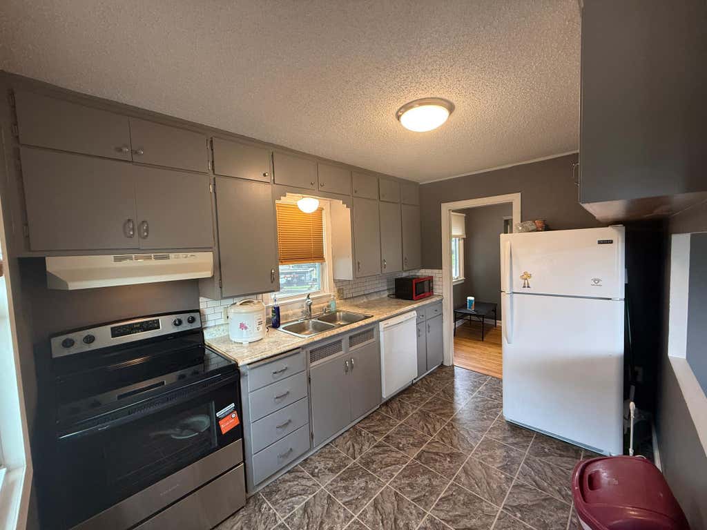 Photo of 1704 3rd Avenue NW, Austin, MN 55912 (MLS # 7132444)