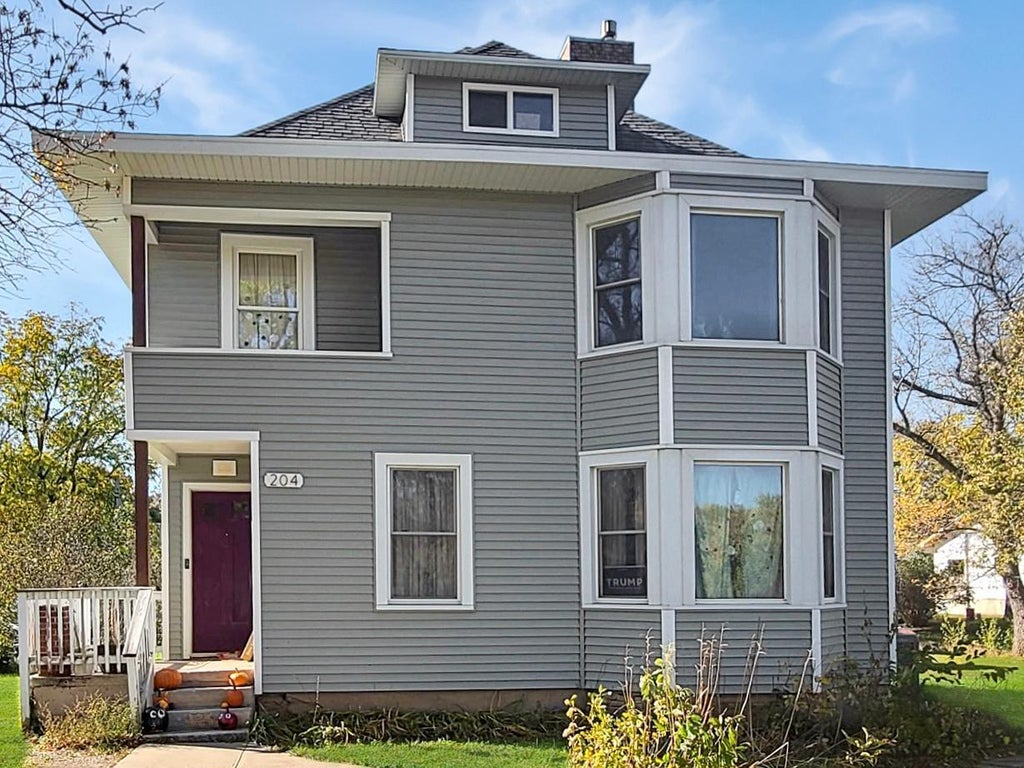 Photo of 204 Fremont Street S, Lake Benton, MN 56149 (MLS # 7163325)