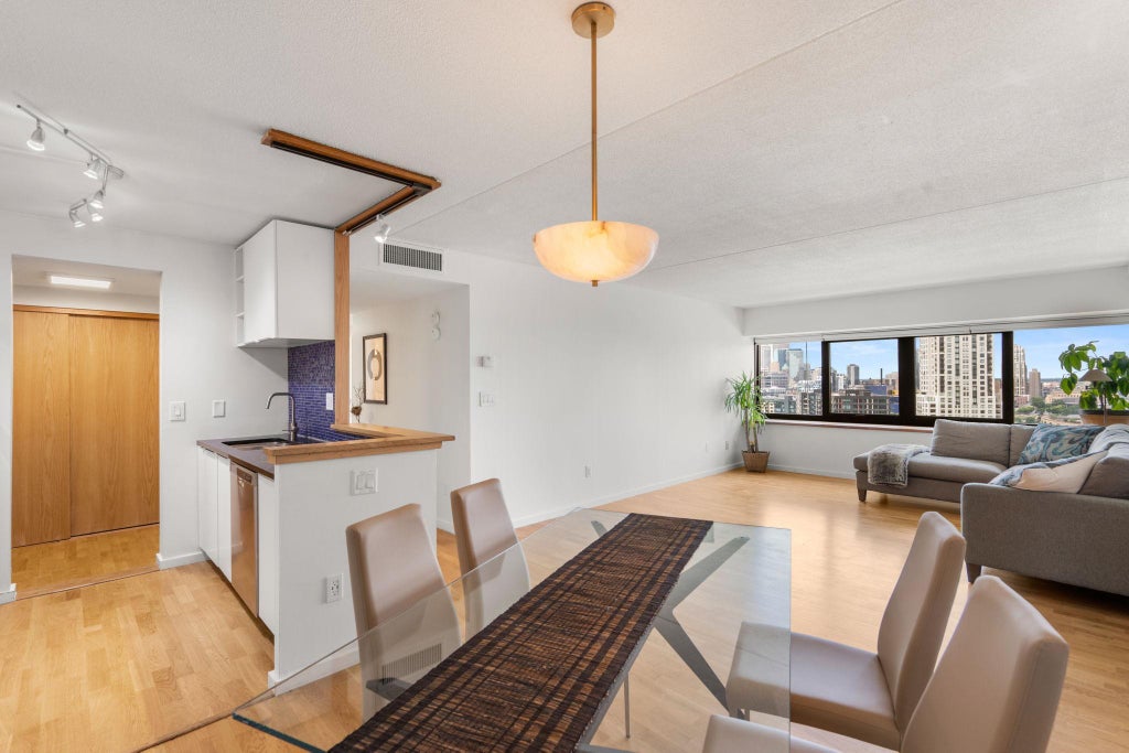 Photo of 1920 S 1st Street #2103, Minneapolis, MN 55454 (MLS # 7137673)