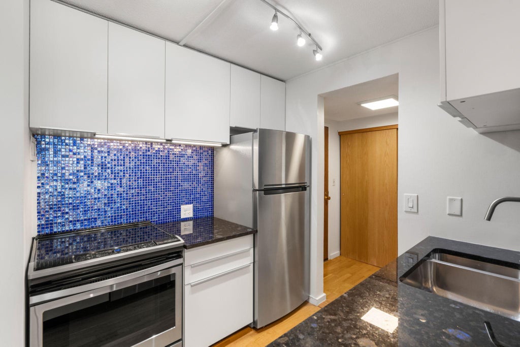 Photo of 1920 S 1st Street #2103, Minneapolis, MN 55454 (MLS # 7137673)
