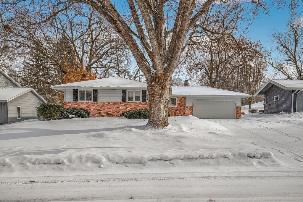 Photo of 257 14th Avenue NW, New Brighton, MN 55112 (MLS # 7010780)