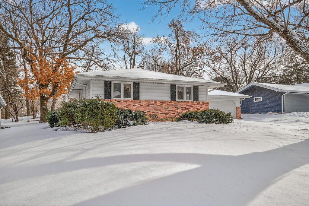 Photo of 257 14th Avenue NW, New Brighton, MN 55112 (MLS # 7010780)