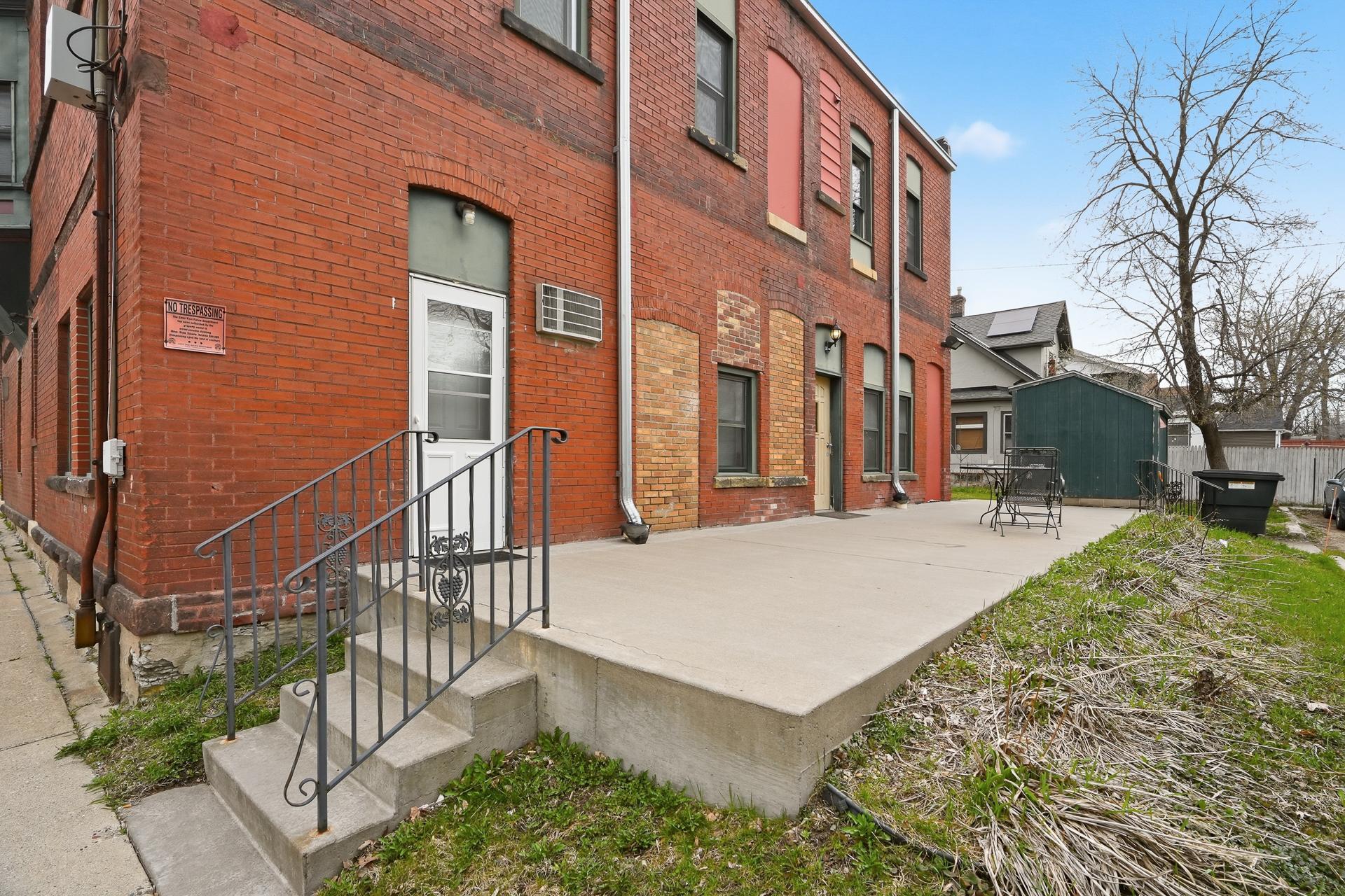 940 3rd Street E