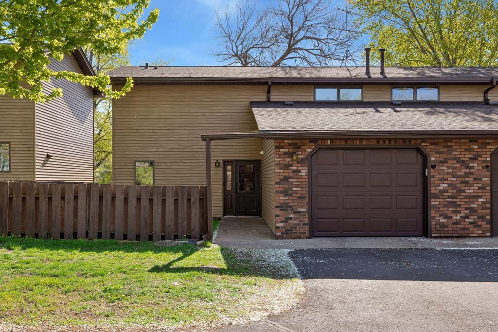 Photo of 434 E 11th Street #J, New Richmond, WI 54017 (MLS # 7073733)