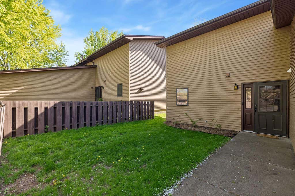 Photo of 434 E 11th Street #J, New Richmond, WI 54017 (MLS # 7073733)